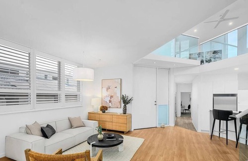 Paradise Point Apartment | The Esplanade Escape - Pet Friendly