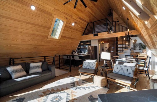 Lost Bridge Village Cabin | The Firefly