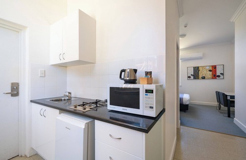 South Bathurst Hotel | The Hallows Accommodation