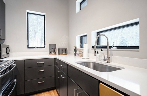 Jamaica House | The Post Haus: one-of-a-kind modern VT experience