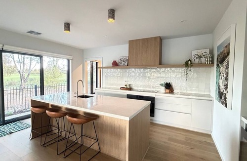 Yarrawonga House | The Silverwoods Retreat