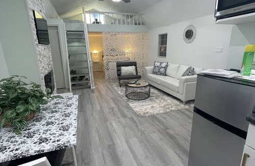 Altamonte Springs Bed & Breakfast | The Tiny Cottage in The Springs