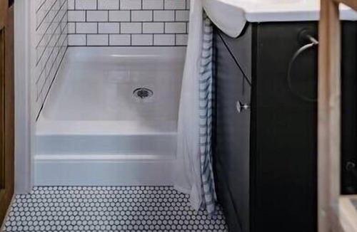 Chester Apartment | This tiny house is a 1 bedroom(s), 1 bathrooms, located in Chester, VT.