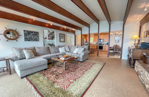 Silver Bay House | Thorson's Landing - Lake Superior - Silver Bay, MN - Cascade Vacation Rentals