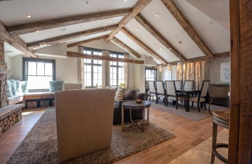 Mount Crested Butte Apartment | Three Bedroom Mountain Chic 6th Floor Penthouse with Amazing View condo