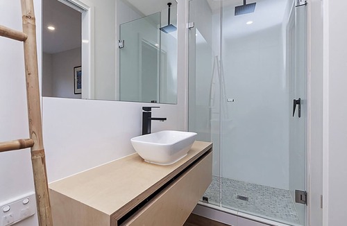 Warrnambool House | Thunder Point Cottage is a unique little home that proves that good things come in small packages.