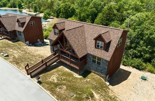Reeds Spring Cabin | Timeless Memories Lodge Cabin