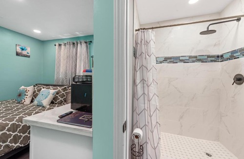 Houston Heights Apartment | Tiny & Chic Heights Hideaway with Free Parking