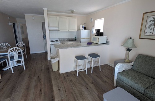Ormond-by-the-Sea Apartment | Traders Inn Beach Club