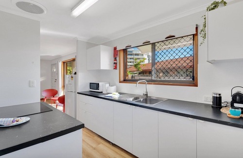 Redcliffe Apartment | Tranquil 2-Bed Townhouse Close to Beach