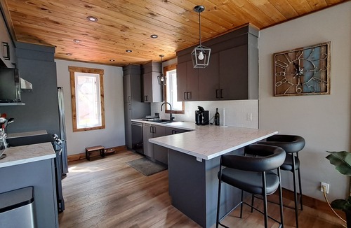 Val-des-Monts Ski Chalet | Tranquil Comforts Lake Front Paradise