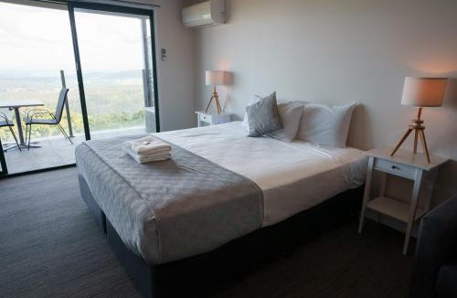 Maleny Hotel | Tranquil Park