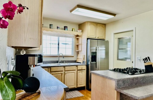 Lompoc House | Tranquil Westside Beach Retreat