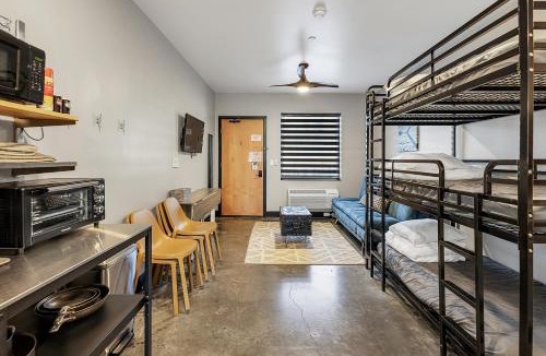 Pacific Hotel | Travel themed group suite near Route 66