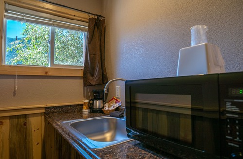 Silverton Hotel | Triangle Motel