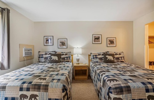 West Bridgewater Hotel | Two Double bed Standard Hotel room 217