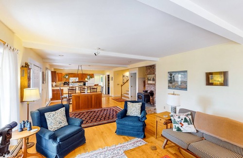 South Londonderry House | Two-story, spacious, dog-friendly house w/mountain views & large front porch