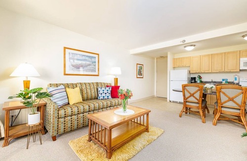 Waikiki Condo | Two Waikiki Sunset Units. 4 Bedrooms, Sleeps 10 in Total.