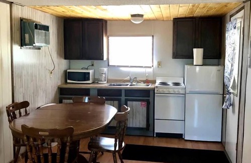 Hot Springs Cabin | Unique Cabin with Deck Great for Families in South Dakota