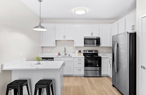 Orange Prairie Apartment | Unit 202 at Summershade