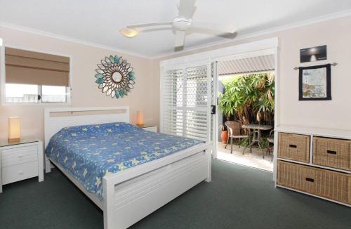 Coolum Beach Apartment | Unit 3 On the Park