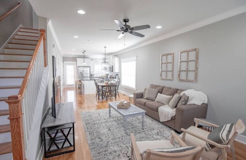 Spring Hill House | Updated 2BR | Safe, Central Location