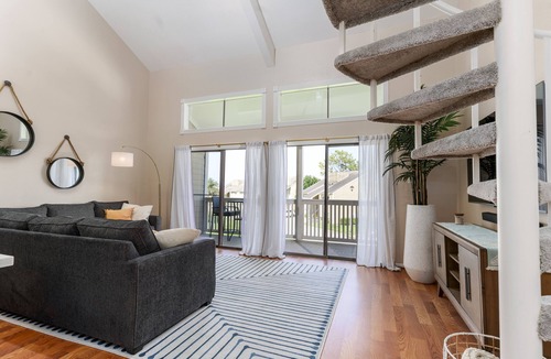 April Sound Condo | Updated Boho condo, dock your boat or enjoy the Conroe Lake views from your deck