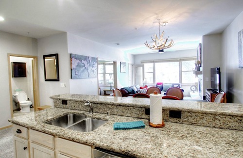 Avon Condo | Updated with a Modern Touch, Hot Tub, on the Eagle River