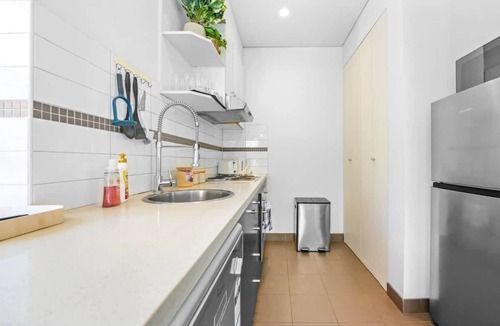 Notting Hill Apartment | Upscale 1BR Apt near Monash with Parking Included