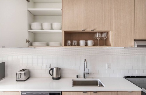 Judkins Park Apartment | Upscale Central District 1BR w/Gym & Pets, nr Dining, by Blueground