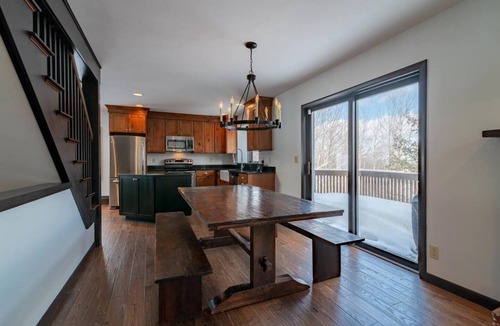 Stratton Mountain House | Valley View: 5BR Mtn Home with Hot Tub, Sauna & Two Living Rooms!