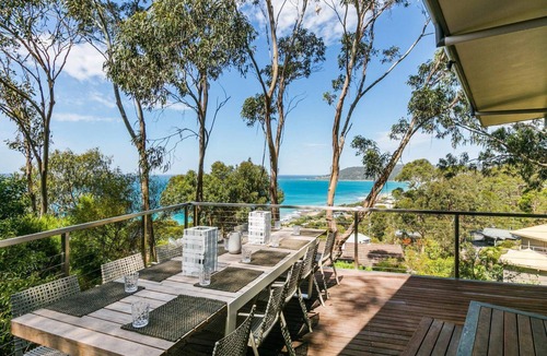 Lorne House | Vantage Point - Architectural brilliance and free WIFI