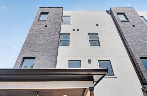 Central Arlington House | Victory Terraces C Walk to AT&T Stadium Rooftop Game Lounge