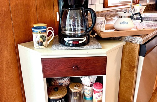 Steelville Cottage | Viola’s Cottage- River access, Peaceful, Scenic, New Reno