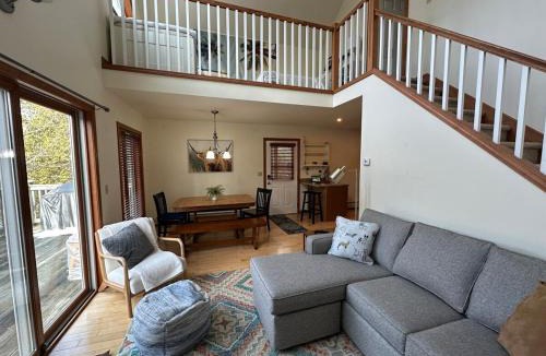 Ludlow House | VT Lake house minutes from Okemo