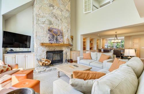 West Dover House | Walk to Ski Lift Spacious Condo in West Dover!