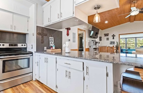 Springdale House | War Eagle Getaway
