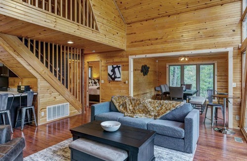 Wright City House | Waterfront A-Frame with Hot Tub