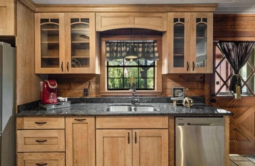 Anacoco Cabin | Waterfront authentic log cabin in charming Anacoco