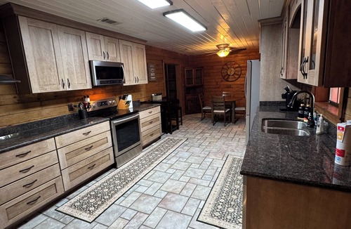 Anacoco Cabin | Waterfront authentic log cabin in charming Anacoco
