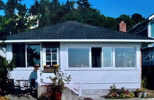 Endolyne Cottage | Waterfront Beach Cottage on Puget Sound/West Seattle
