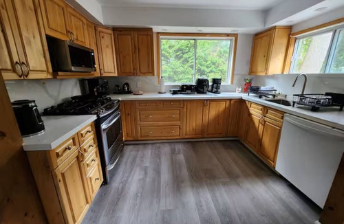 Springwater Cottage | Waterfront cottage in Elmvale, Orr Lake