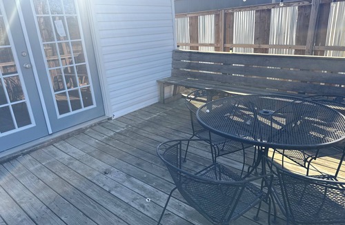 Fairbanks Cottage | Waterfront Getaway
