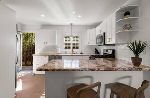 Carpinteria Apartment | Watermark Suite C