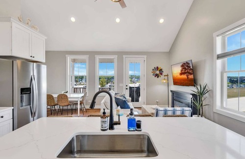 Ottawa House | Welcome to A View to A Chill | Navvy Town Duplex