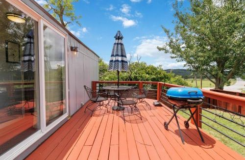 West Fork House | West Fork Escape with Private Deck and Porch
