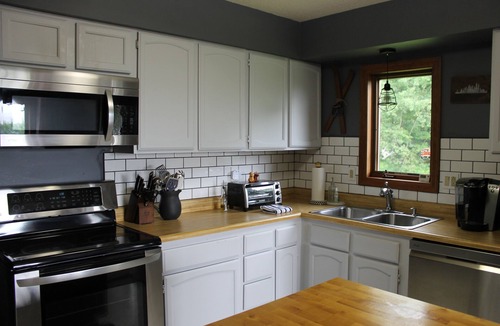 Chester House | WhiSki Cabin - 12 Acres With a Mountain View!