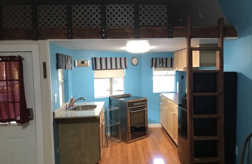 Bluford Cabin | Whispering Oaks - Cozy cabin in the woods