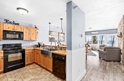 Two Harbors Apartment | Whispering Pines Lake Views | 2BR King Suite