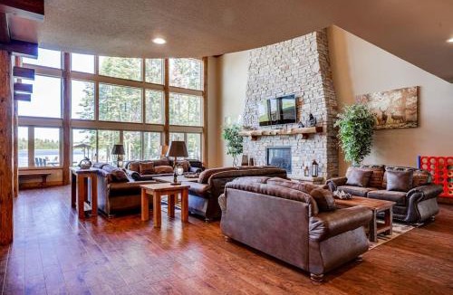 Eagle River House | Whispering Pines Lodge: 11 Bedroom